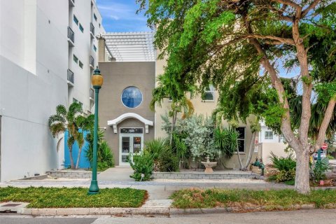 Propiedad comercial en venta en Sarasota, Florida, 758.55 m2 № 2130557 - foto 5