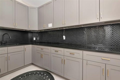 Propiedad comercial en venta en Sarasota, Florida, 758.55 m2 № 2130557 - foto 30