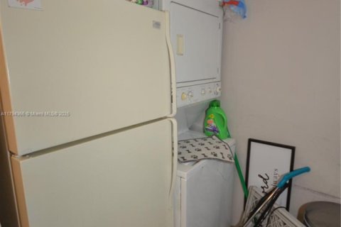 Condo in Coral Springs, Florida, 2 bedrooms  № 1711303 - photo 11