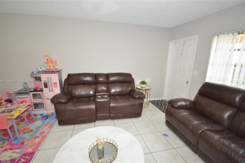 Condo in Coral Springs, Florida, 2 bedrooms  № 1711303 - photo 6