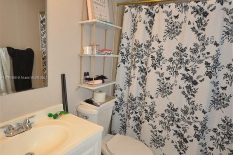 Condo in Coral Springs, Florida, 2 bedrooms  № 1711303 - photo 14