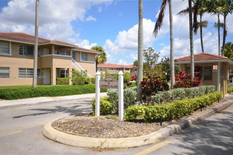 Condo in Coral Springs, Florida, 2 bedrooms  № 1711303 - photo 26