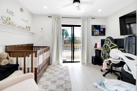 Townhouse in Miami, Florida 2 bedrooms, 86.96 sq.m. № 2004009 - photo 14