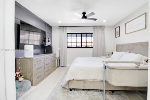 Townhouse in Miami, Florida 2 bedrooms, 86.96 sq.m. № 2004009 - photo 12