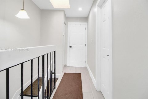 Townhouse in Miami, Florida 2 bedrooms, 86.96 sq.m. № 2004009 - photo 11