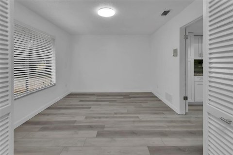 Casa en venta en Ormond Beach, Florida, 3 dormitorios, 187.76 m2 № 2220204 - foto 8