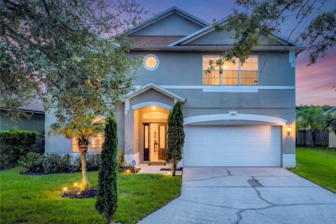 House in Orlando, Florida 5 bedrooms, 252.88 sq.m. № 2389458