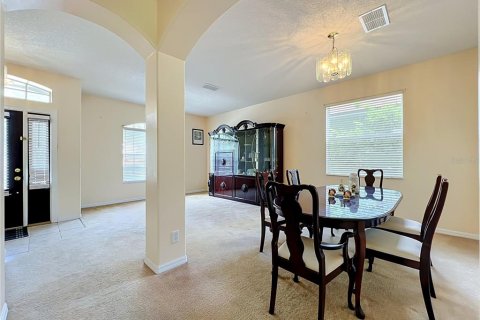House in Orlando, Florida 5 bedrooms, 252.88 sq.m. № 2389458 - photo 15