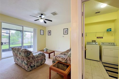 House in Orlando, Florida 5 bedrooms, 252.88 sq.m. № 2389458 - photo 17