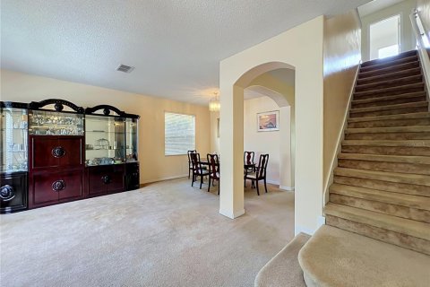 House in Orlando, Florida 5 bedrooms, 252.88 sq.m. № 2389458 - photo 9