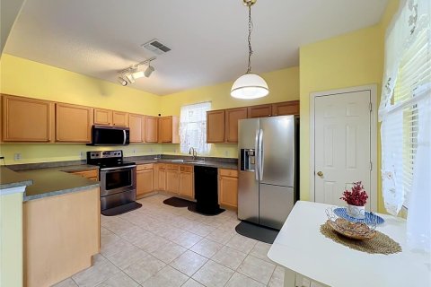 House in Orlando, Florida 5 bedrooms, 252.88 sq.m. № 2389458 - photo 22