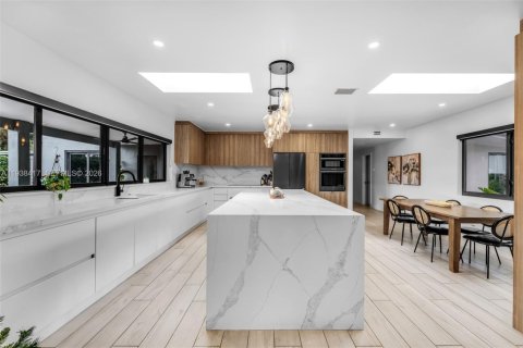 Купить виллу или дом в Пальметто-Бей, Флорида 5 спален, 303.7м2, № 1996669 - фото 7