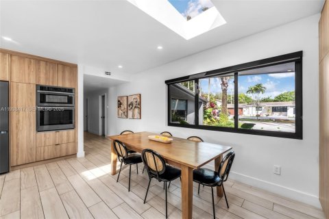 Купить виллу или дом в Пальметто-Бей, Флорида 5 спален, 303.7м2, № 1996669 - фото 9