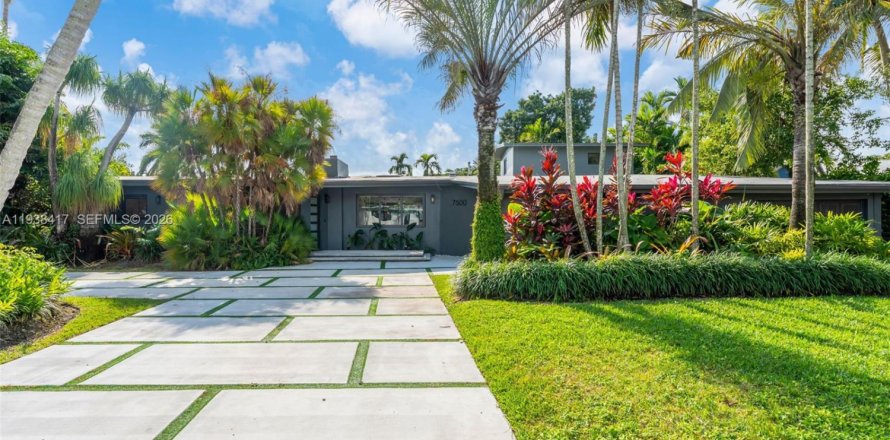 Дом в Пальметто-Бей, Флорида 5 спален, 303.7м2 № 1996669