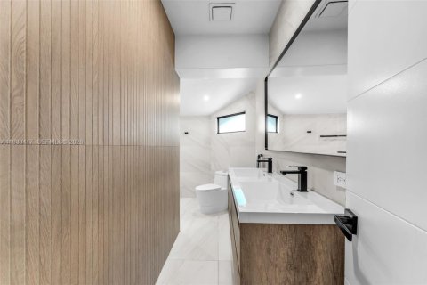 Купить виллу или дом в Пальметто-Бей, Флорида 5 спален, 303.7м2, № 1996669 - фото 21