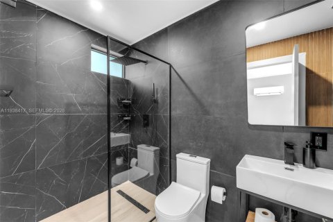 Купить виллу или дом в Пальметто-Бей, Флорида 5 спален, 303.7м2, № 1996669 - фото 28