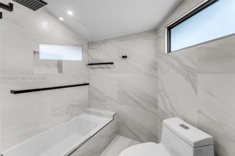 Купить виллу или дом в Пальметто-Бей, Флорида 5 спален, 303.7м2, № 1996669 - фото 10