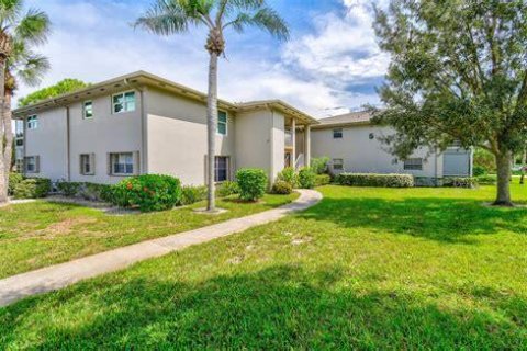 Condo in Port St. Lucie, Florida, 2 bedrooms  № 2382925 - photo 2
