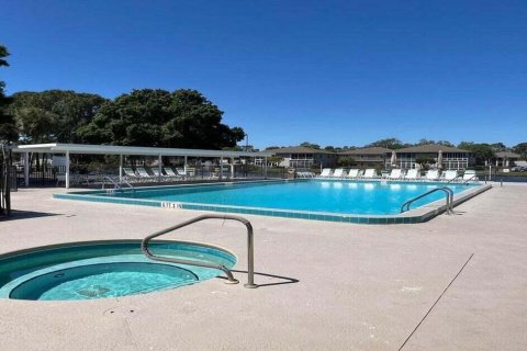Condo in Port St. Lucie, Florida, 2 bedrooms  № 2382925 - photo 9