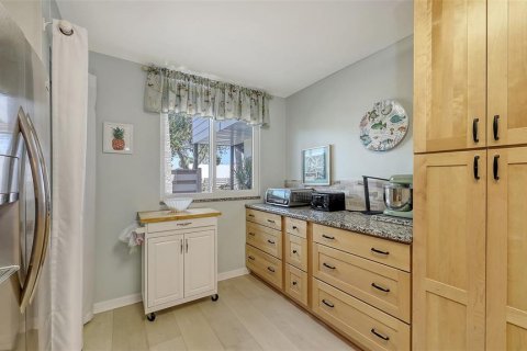 Condo in Bradenton, Florida, 2 bedrooms № 1718547 - photo 24