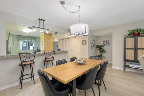 Condo in Bradenton, Florida, 2 bedrooms № 1718547 - photo 19