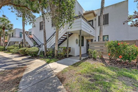 Condo in Bradenton, Florida, 2 bedrooms № 1718547 - photo 3