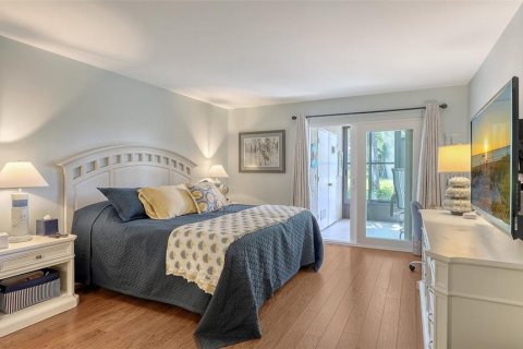 Condo in Bradenton, Florida, 2 bedrooms № 1718547 - photo 30