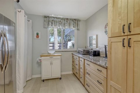 Condo in Bradenton, Florida, 2 bedrooms № 1718547 - photo 28