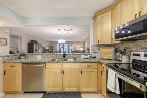 Condo in Bradenton, Florida, 2 bedrooms № 1718547 - photo 27