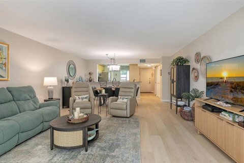 Condo in Bradenton, Florida, 2 bedrooms № 1718547 - photo 14