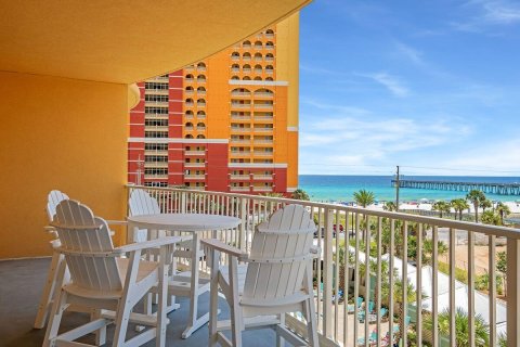 Condo in Panama City Beach, Florida, 1 bedroom  № 558480 - photo 1