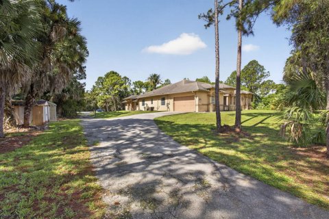 House in Loxahatchee Groves, Florida 5 bedrooms, 303.33 sq.m. № 2191056 - photo 5