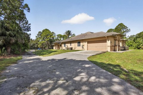House in Loxahatchee Groves, Florida 5 bedrooms, 303.33 sq.m. № 2191056 - photo 6