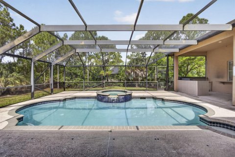 House in Loxahatchee Groves, Florida 5 bedrooms, 303.33 sq.m. № 2191056 - photo 2