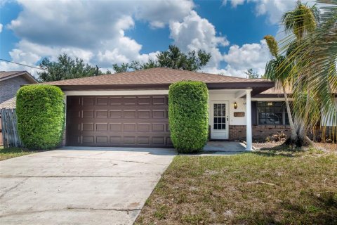 Casa en venta en Deltona, Florida, 3 dormitorios, 130.25 m2 № 1852797 - foto 1