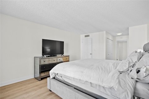 Condominio en venta en Clearwater, Florida, 2 dormitorios, 128.21 m2 № 1508336 - foto 26