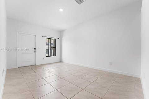 Townhouse in Lake Worth, Florida 4 bedrooms, 150.97 sq.m. № 2083595 - photo 10