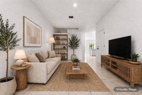 Townhouse in Lake Worth, Florida 4 bedrooms, 150.97 sq.m. № 2083595 - photo 5