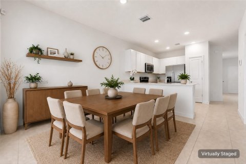 Townhouse in Lake Worth, Florida 4 bedrooms, 150.97 sq.m. № 2083595 - photo 20