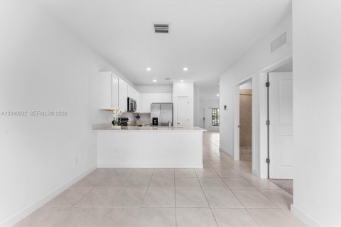 Townhouse in Lake Worth, Florida 4 bedrooms, 150.97 sq.m. № 2083595 - photo 19