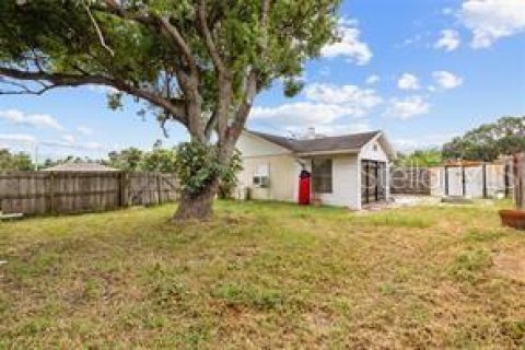 Duplex à vendre à Clearwater, Floride: 3 chambres, 137.68 m2 № 2203427 - photo 8