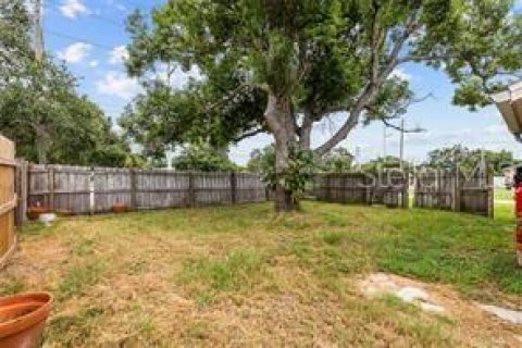Duplex à vendre à Clearwater, Floride: 3 chambres, 137.68 m2 № 2203427 - photo 10