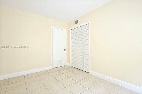 Copropriété à louer à Fort Lauderdale, Floride: 2 chambres, 58.53 m2 № 1834179 - photo 4