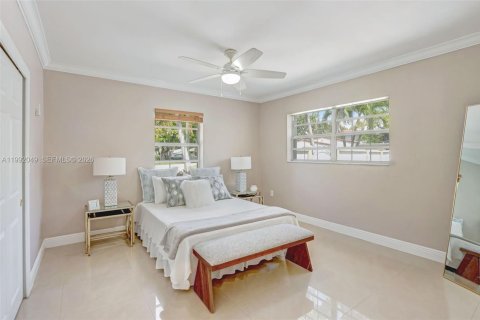 Casa en venta en Miami, Florida, 5 dormitorios, 175.49 m2 № 2056961 - foto 11