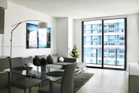 Condo in Miami, Florida, 1 bedroom  № 1959743 - photo 12