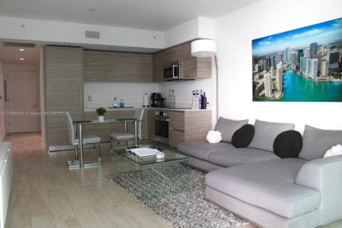 Condo in Miami, Florida, 1 bedroom  № 1959743 - photo 10