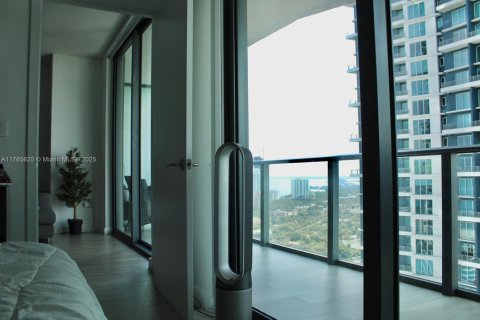 Condo in Miami, Florida, 1 bedroom  № 1959743 - photo 23