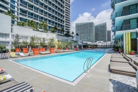 Condo in Miami, Florida, 1 bedroom  № 1959743 - photo 1