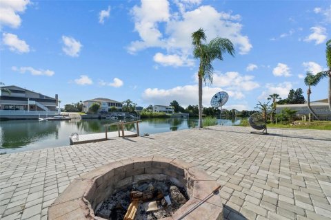 House in Hernando Beach, Florida 3 bedrooms, 149.94 sq.m. № 1661732 - photo 29