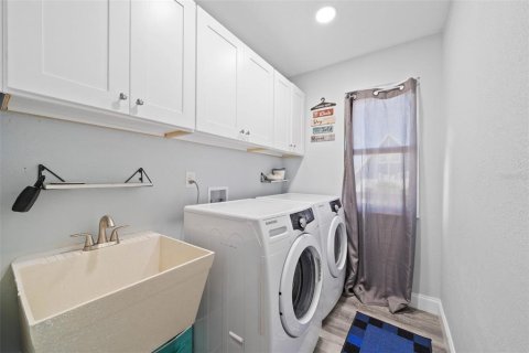 House in Hernando Beach, Florida 3 bedrooms, 149.94 sq.m. № 1661732 - photo 21
